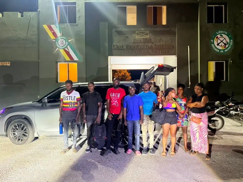 Interceptan vehículo con ocho haitianos en condición migratoria irregular en Dajabón