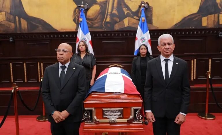 Cámara de Diputados rinde honras fúnebres a Jorge Frías y destaca su legado de servicio a su comunidad y al país