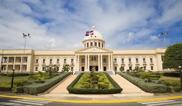 Gobierno dominicano habilita centro de acopio en apoyo a Colombia
