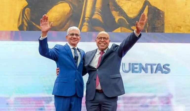 Ricardo de los Santos y Alfredo Pacheco seguirán presidiendo el congreso Nacional