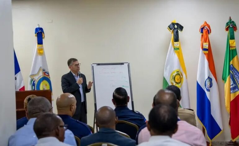 Policía Nacional fortalece formación docente para modernizar la educación policial