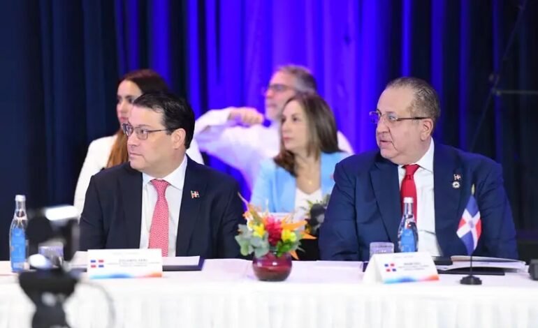 Gobierno destaca en diálogo del BID las condiciones de RD para impulsar la competitividad