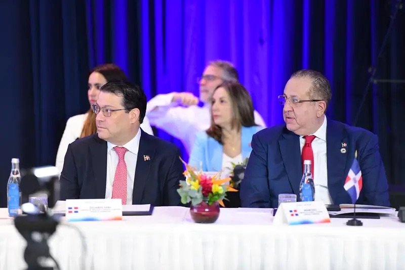 Gobierno destaca en diálogo del BID las condiciones de RD para impulsar la competitividad