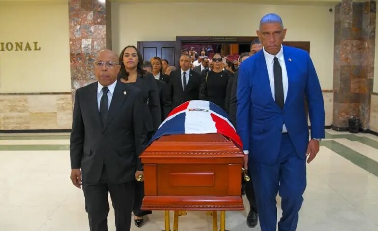 Cámara de Diputados rinde honras fúnebres al exdiputado Andrés “Licho” Matos