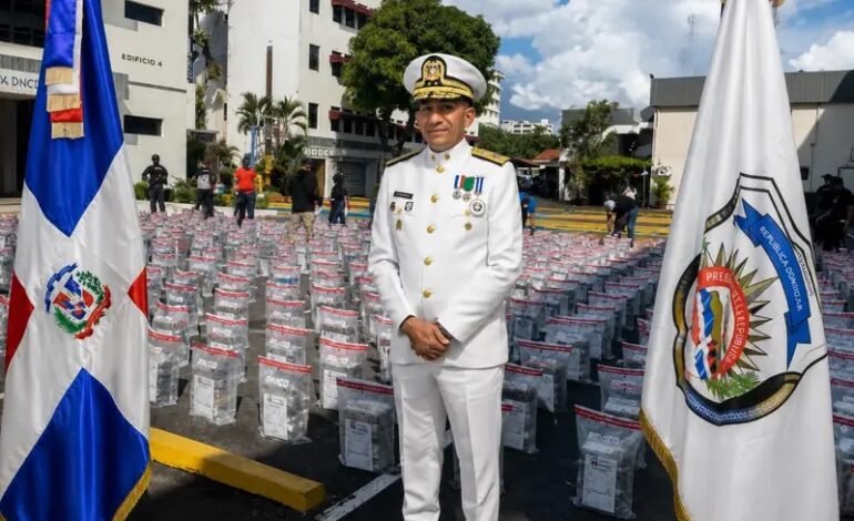 Vicealmirante Cabrera Ulloa es el terror de los narcos; la DNCD acumula récords en incautación de drogas en los últimos 6 años