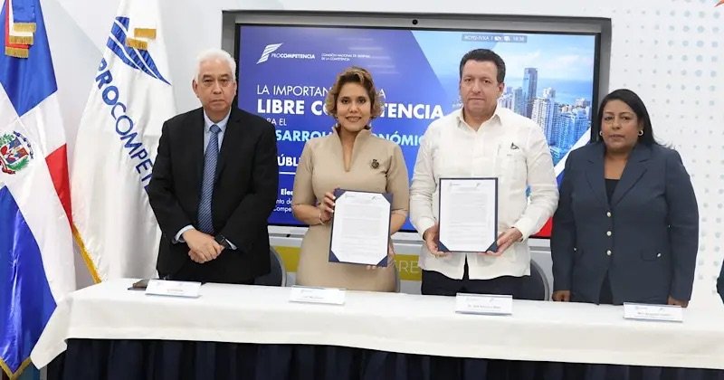 UNICARIBE y ProCompetencia suscriben alianza para fortalecer la cultura de libre competencia en RD