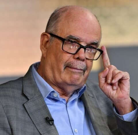 Desmiente ADP y PLD Roberto Cassá defiende texto de historia del Ministerio de Educación