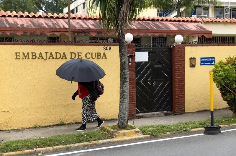 Asociación Cubana respalda salida de diplomáticos y cuestiona permanencia de embajada en RD