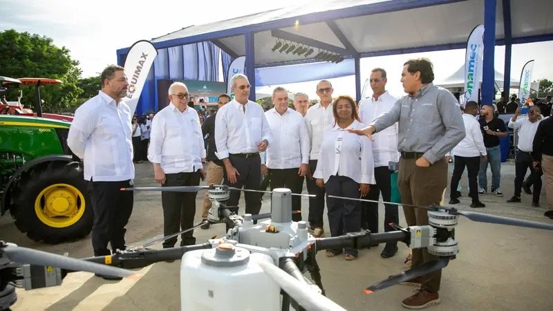 Abinader encabeza en San Juan lanzamiento del Programa de Mecanización Agrícola y afirma que es un «plan de seguridad nacional»