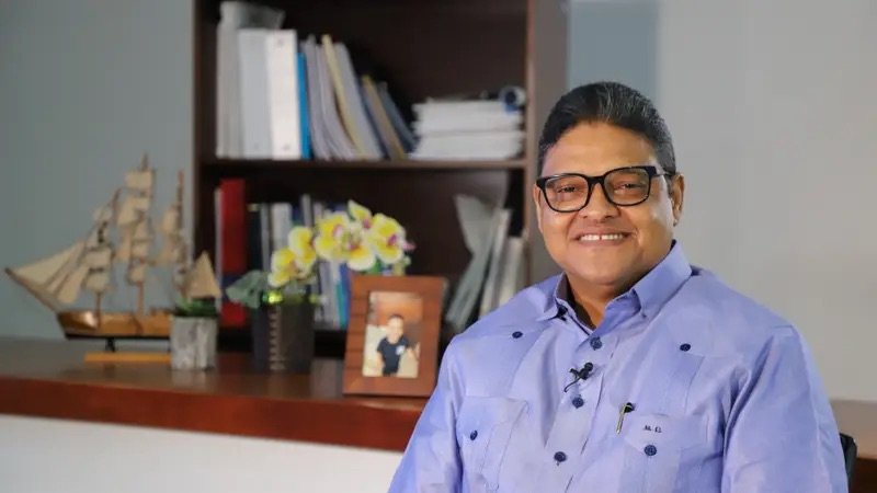 Abinader designa a Juan Manuel Méndez como director del INTRANT; inicia cambios en el tren gubernamental