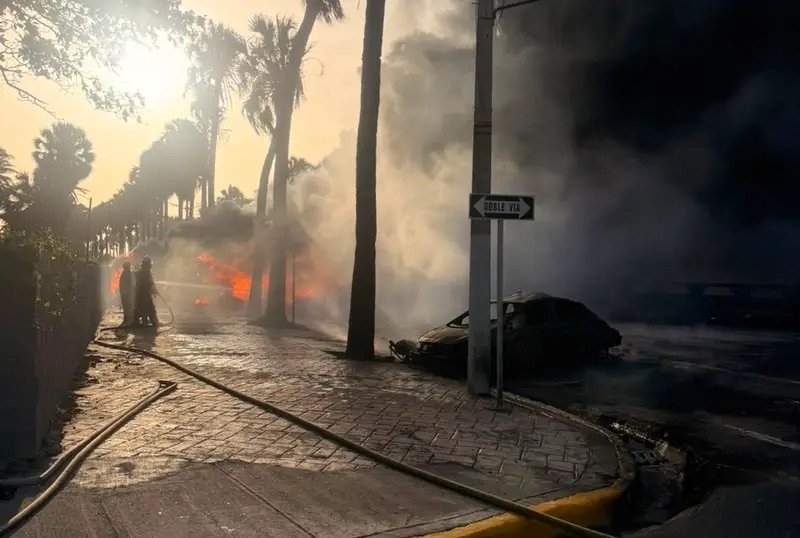 Dos personas mueren tras explosión de tanquero en el Malecón
