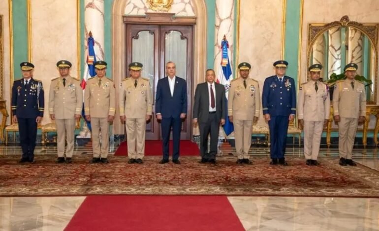 Abinader juramenta nuevos altos mandos militares y policiales