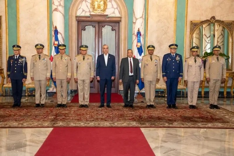 Abinader juramenta nuevos altos mandos militares y policiales