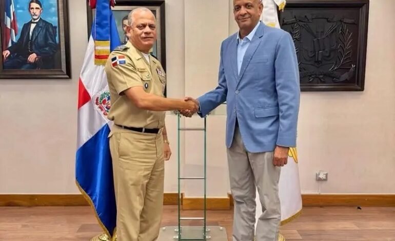 Director del COE realiza visita de cortesía al Ministerio de Defensa