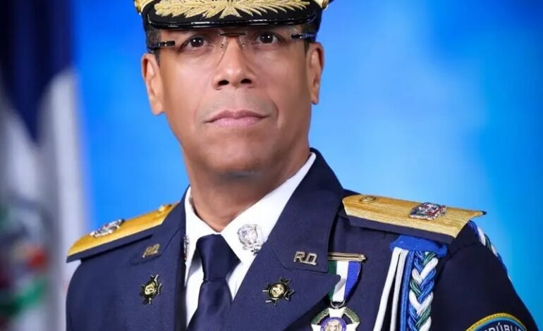 Abinader designa nuevo inspector general de la PN