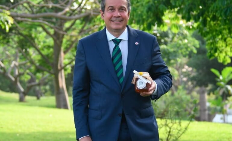 Dr. Alies Rivas reivindica a Orlando Jorge Mera como impulsor de la titulación de parques nacionales