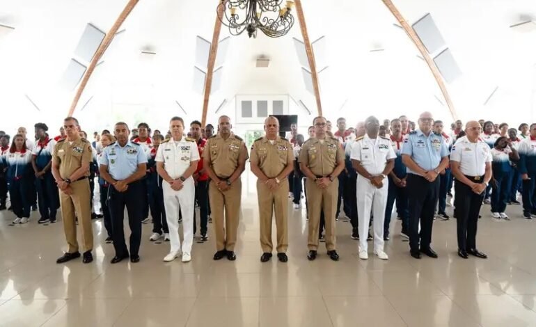 Condecoran atletas militares y policiales medallistas de Juegos Centroamericanos