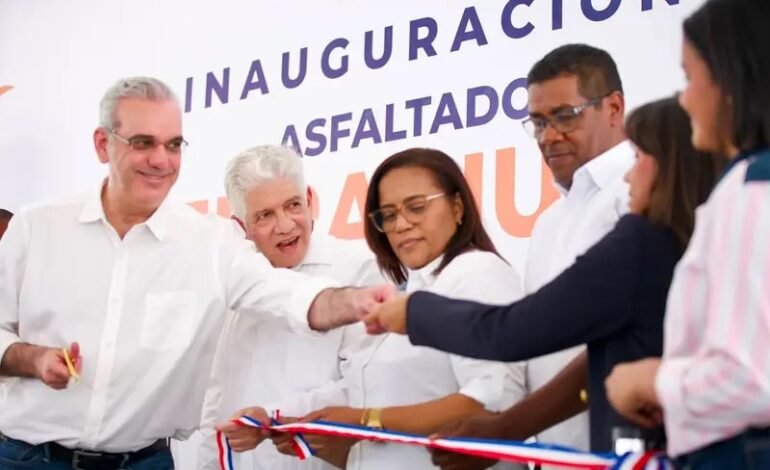 Presidente Abinader inaugura puente sobre río Penitente en Boca de Cachón uniendo comunidades históricamente aisladas&nbsp;