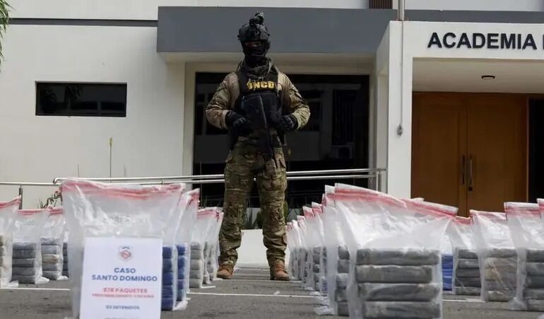 DEA felicita a RD por operativo que incautó 1,360 paquetes de presunta cocaína