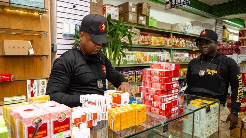 MICM y CECCOM incautan bebidas y cigarrillos premium chinas por más de RD$19 millones&nbsp;