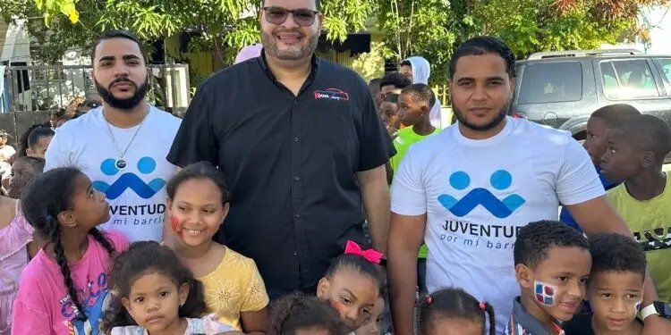 Fundación Juventud por Mi Barrio, Mujeres al Volante y CNTU llevan alegría y útiles escolares a niños de Buenos Aires de Herrera