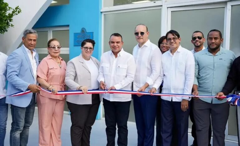 SNS entrega remozado Centro Clínico y Diagnóstico, en Los Salados, Santiago