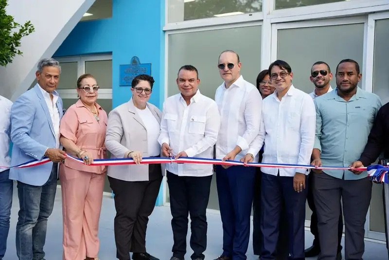 SNS entrega remozado Centro Clínico y Diagnóstico, en Los Salados, Santiago