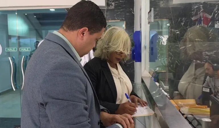 José Peguero y abogada tributaria impugnan norma de la DGII ante el Tribunal Constitucional