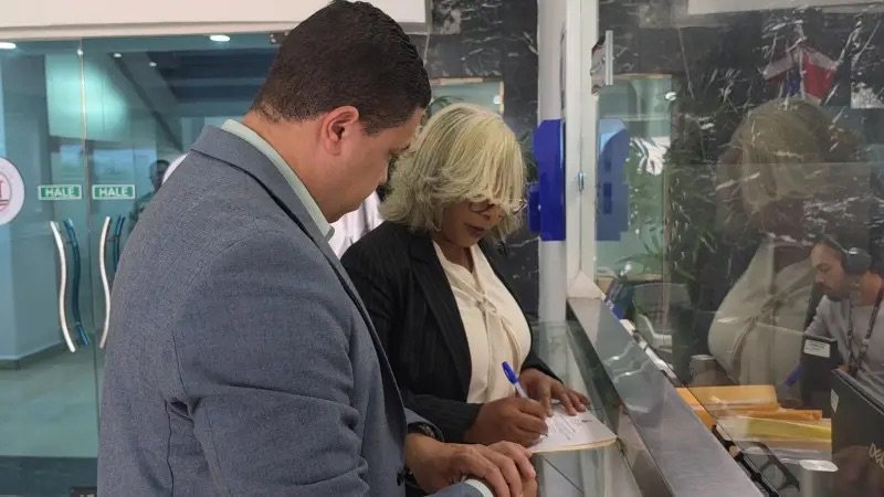 José Peguero y abogada tributaria impugnan norma de la DGII ante el Tribunal Constitucional