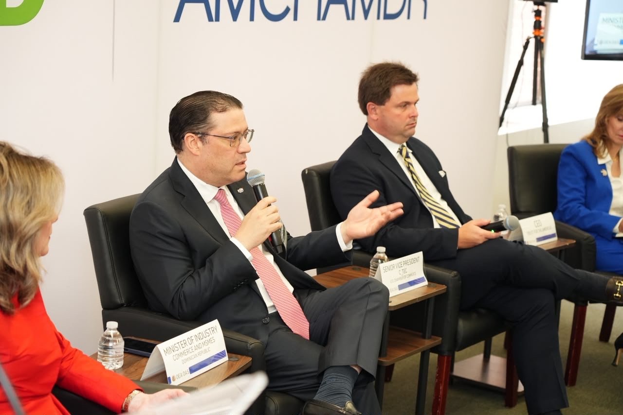 Yayo Sanz Lovatón destaca ante la OEA en Washington el potencial de la IA para las mipymes