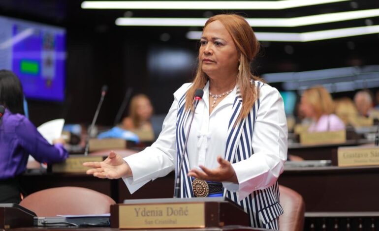 Ydenia Doñé advierte extracción materiales en río Haina amenaza con hacer fracasar acueducto de Hato Damas