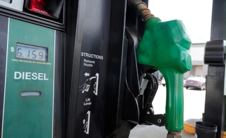 Precios del diésel se coloca por primera vez sobre los 6 dólares en Estados Unidos