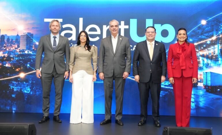 Ministro Yayo Sanz Lovatón anuncia 15 mil becas para la formación de talentos de cara a la industria 5.0