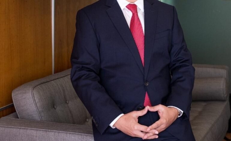 El PRM debe mirar a la derecha. &nbsp;