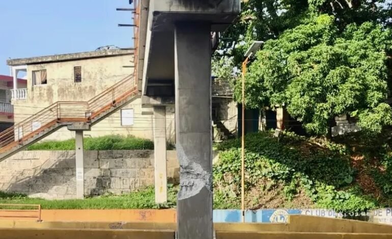 MOPC anuncia interrupción parcial del tránsito en Piedra Blanca por trabajos en puente peatonal