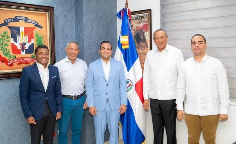 Elmerk Jonas se reúne con senadores y anuncia preparación del primer Foro Legislativo Plus
