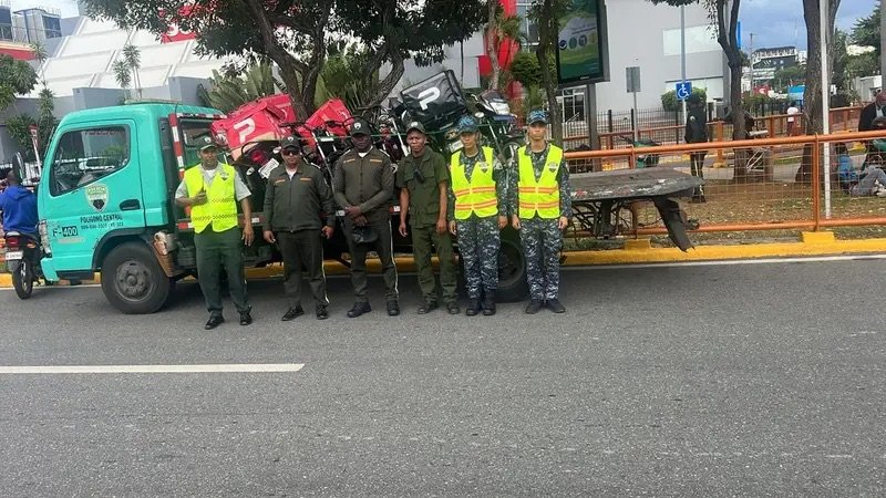 INTRANT y DIGESETT fiscalizan a 158 motociclistas durante operativos en el Gran Santo Domingo