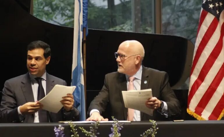 Roberto Ángel Salcedo impulsa la formación artística en convenio con Cleveland Institute of Music