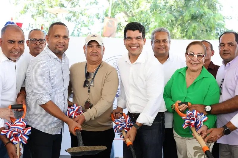 Wellington Arnaud deja iniciada ampliación del acueducto múltiple Baitoa-Taveras