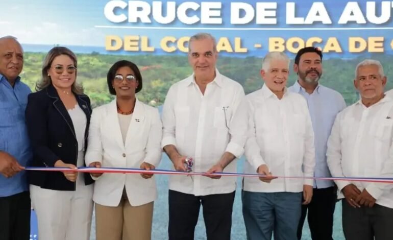 Tras 25 años de espera, Abinader inaugura carretera de Boca de Chavón