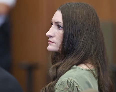 Declaran nulo el juicio contra Lindsay Clancy, la mujer acusada por la muerte de sus tres hijos