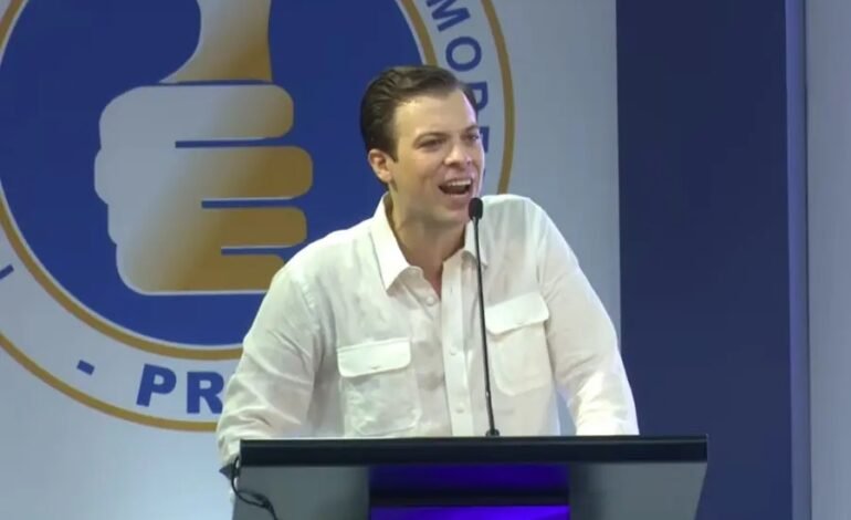 Juan Garrigó asume como secretario general del PRM; promete acercar el partido a la ciudadanía
