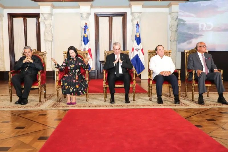 Luis Abinader convoca a las iglesias a jornada nacional de oración y acción de gracias por República Dominicana