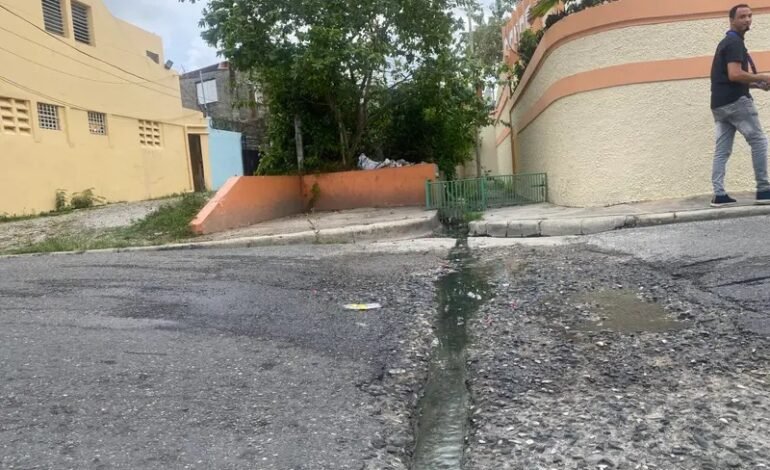 En Los Tres Brazos denuncian contaminación del agua por colapso del sistema cloacal