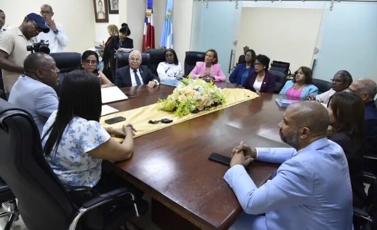 Diputados fiscalizan Hospital Materno La Altagracia tras muerte de 17 recién nacidos