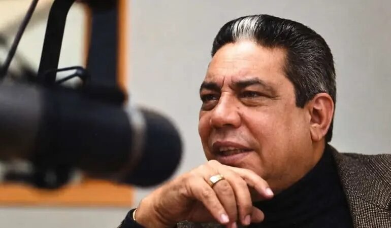 Muere Francis Méndez, reconocido locutor de Radio Guarachita y la diáspora