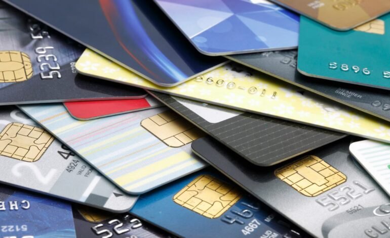 Cuidado con la tarjeta de crédito; mal uso puede generar deudas
