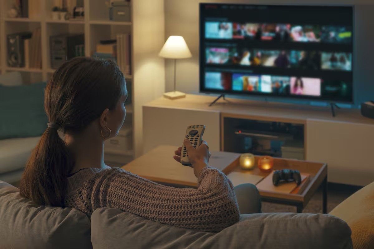 Cuatro series para descubrir desde casa entre drama, comedia y misterio este finde de semana