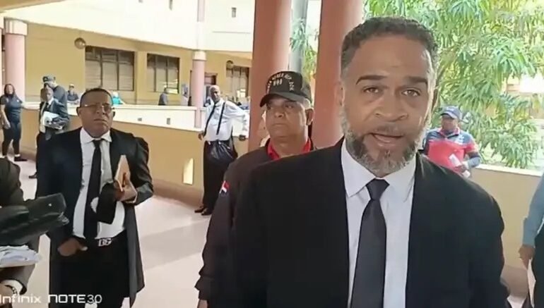 Abogado denuncia que fiscal citó a dos menores por conflicto inmobiliario