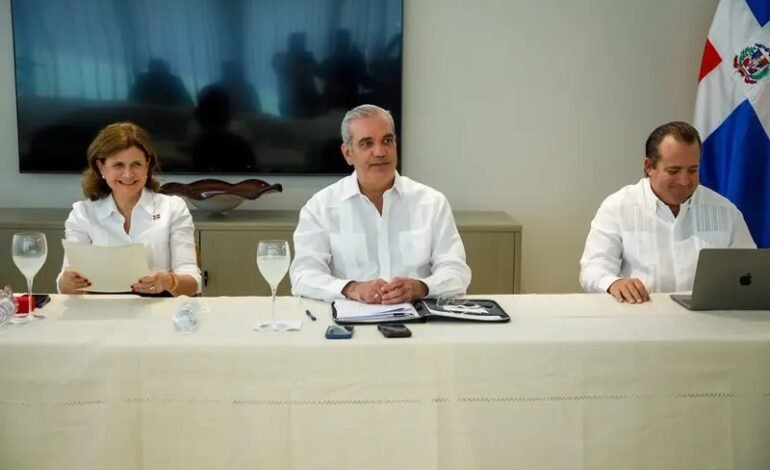 Presidente Abinader reitera inversiones para desarrollo de Santiago; destinarán RD$9,000 millones para Acueducto Cibao Central y RD$1,700 millones para mejorar hospitales